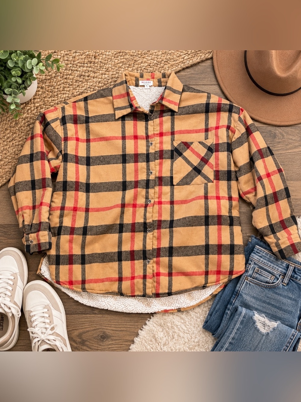 Andrée by Unit 1X Plaid Sherpa Lined Shacket Tan Black Red Cozy Jacket